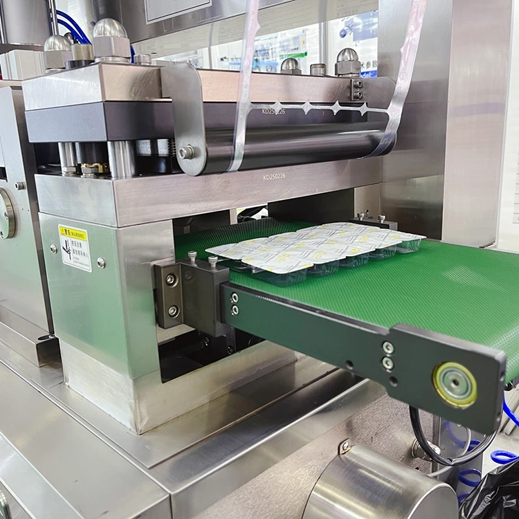 Confezionatrice automatica per blister di formaggio